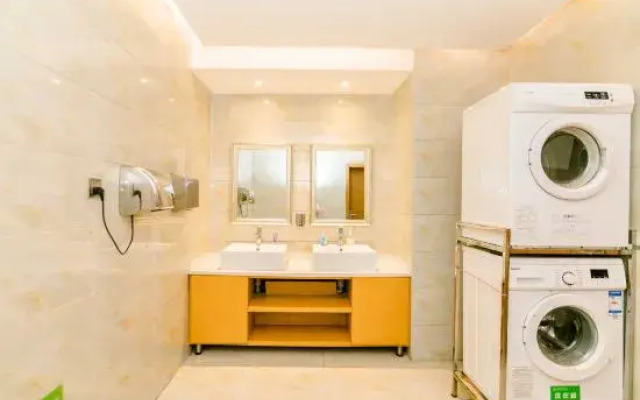 Elong R.YUN Hotel (Xuchang Pangdonglai Angel City)