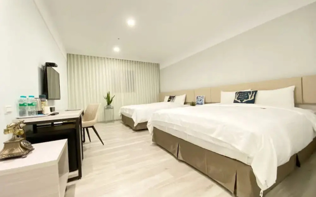 Gold Hotel