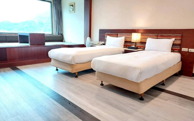 Four Season Beauty Hotel