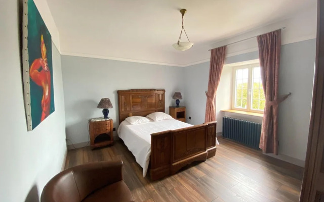 Comfortable Apartment in the Elegant Manor House