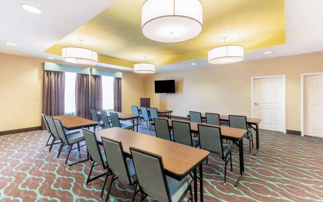 La Quinta Inn & Suites by Wyndham Carlsbad