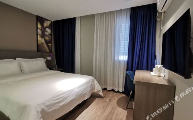 7 Days Inn (Guangzhou Jingxi Nanfang Hospital Tonghe Metro Station)