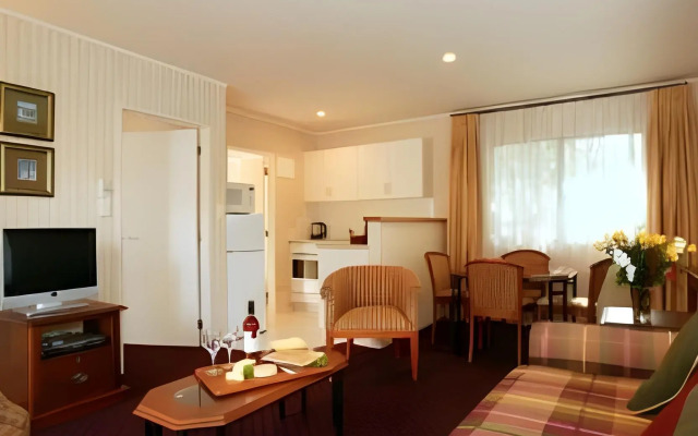 Cornwall Park Motor Inn