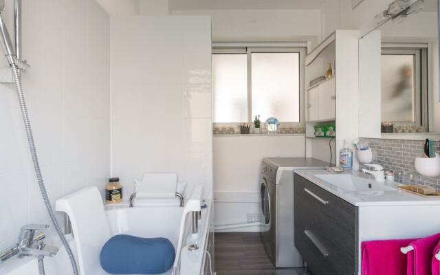 Elegant Apartment in Nice With Swimming Pool