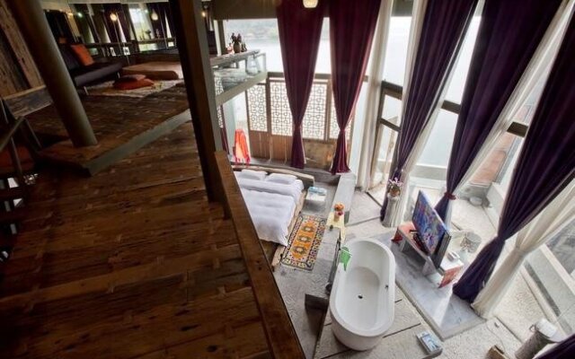 YangLiPing Art Hotel
