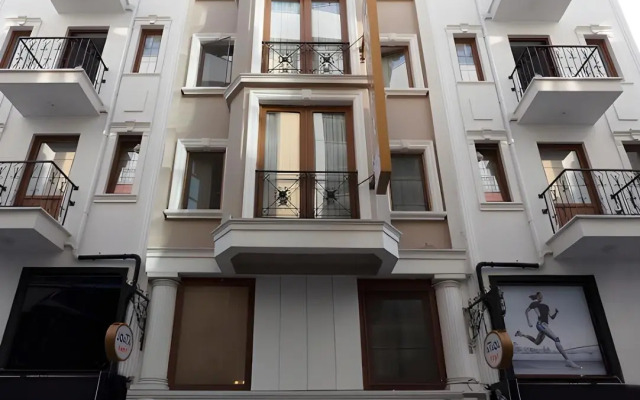 Hotel Peli̇t