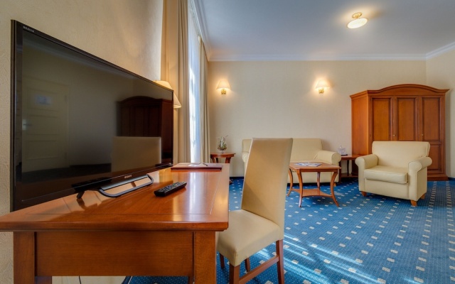 Seehotel Grossraeschen