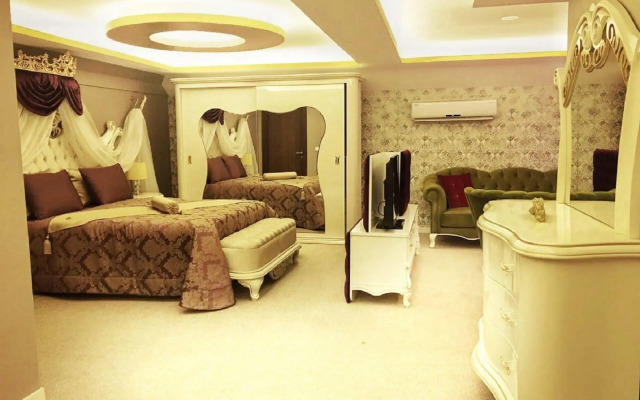 Royal Life Exclusive