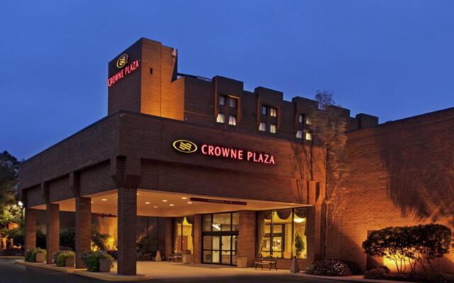 Crowne Plaza Columbus North- Worthington, an IHG Hotel