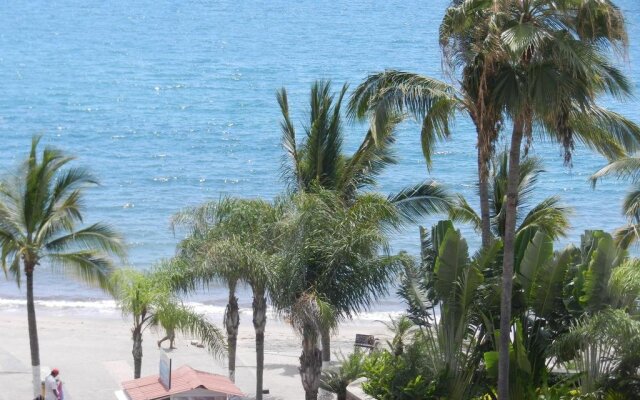 "room in Apartment - Vallarta Jr Suites in the Exclusive Zona Romantica"