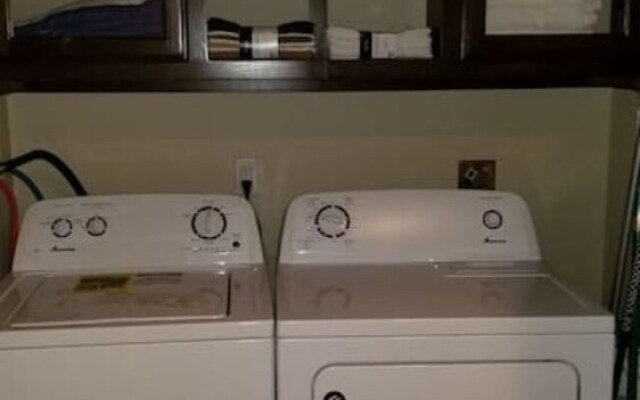 Poinciana w-Hot Tub-Walk to the beach