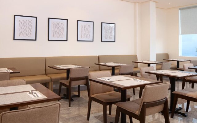 Capital O 827 Speciale Hotel