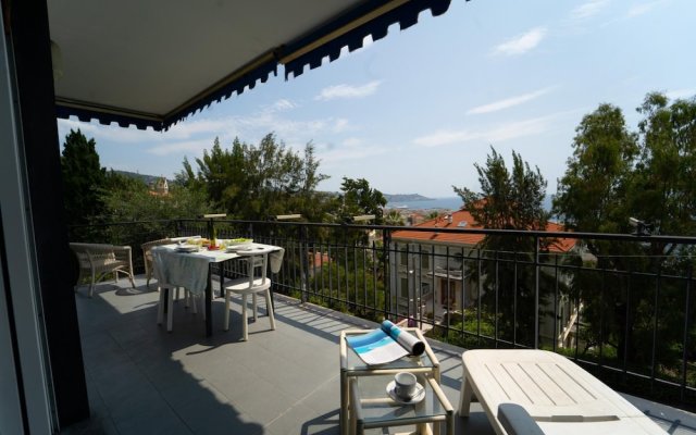 Large Apartment With Panoramic Terrace by Wonderful Italy