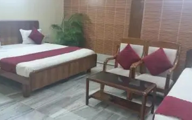 Hotel Shri Hari by OYO Rooms