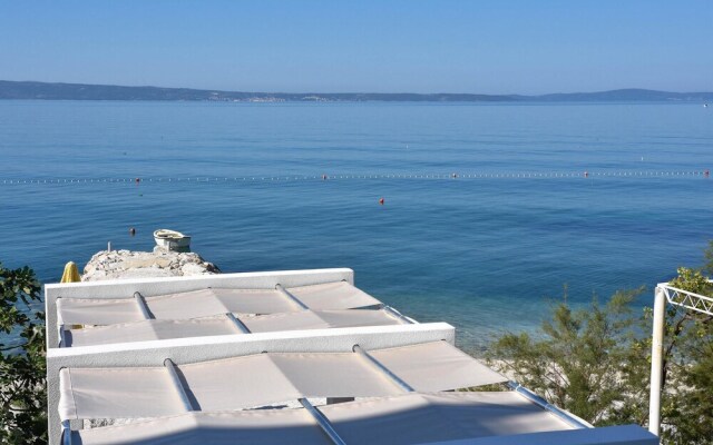 Amazing Home in Podstrana With Wifi and 5 Bedrooms