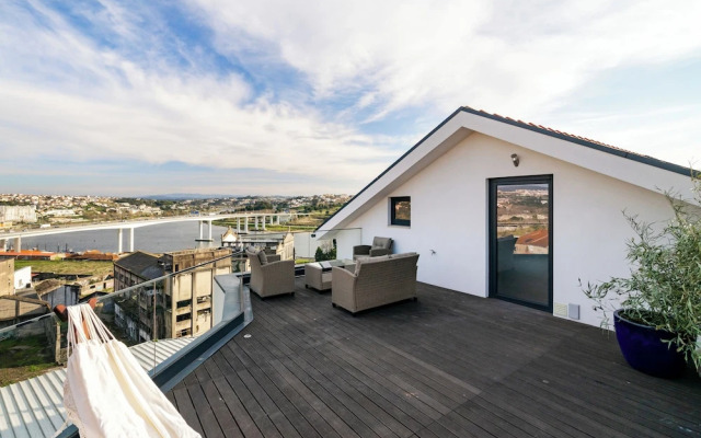 C312 Riverside View Premium Apartment w/ AC & Terrac