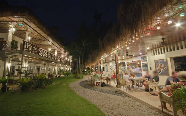 Mike's Dauin Beach Resort