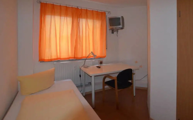 Hotel Pension Mezzaluna