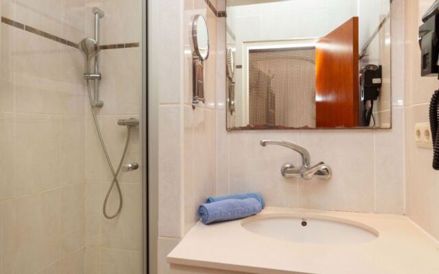 Adelfa apt 6