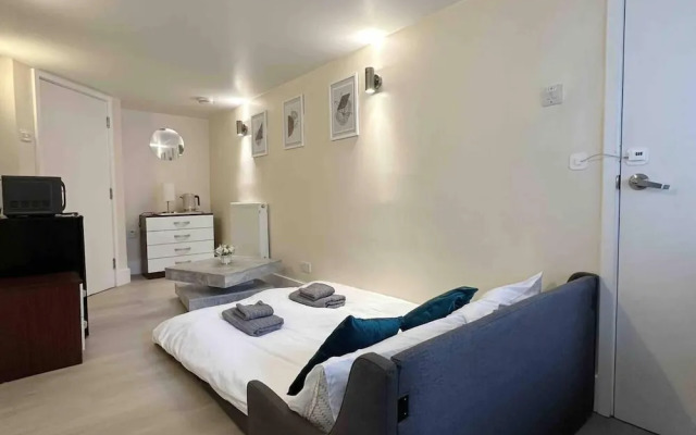 Remarkable 1-bed House in London