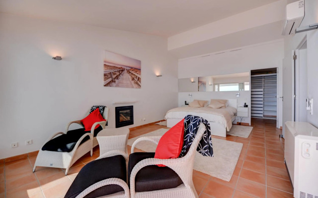 The Fantastic Beach House of Luz