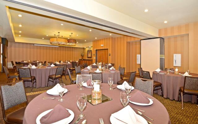 Best Western Plus Christopher Inn & Suites