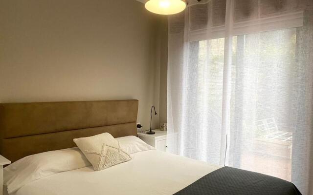 sabaris -BAIONA a 200 metros de Playa Ladeira