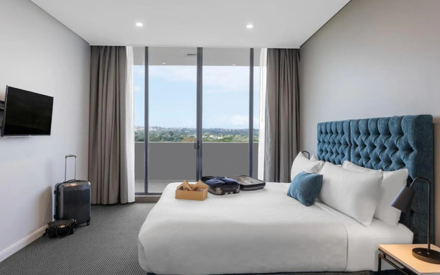 Meriton Suites Waterloo