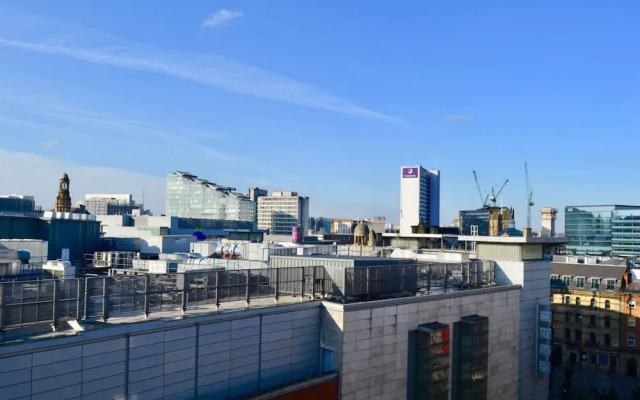 Modern 2 Bedroom Apartment In Manchester City Centre