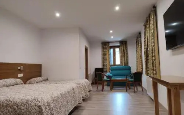 Hostal Aribel Longinos