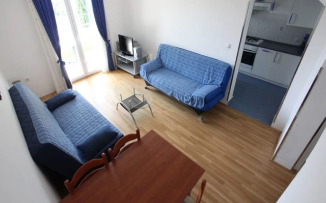 Viola - With Pool - A6