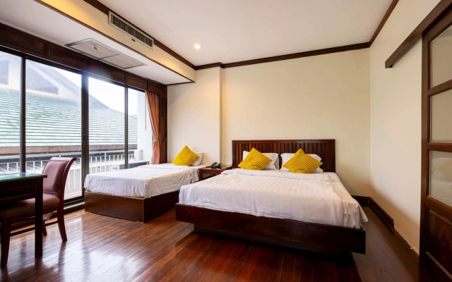 The President Hotel at Chokchai 4