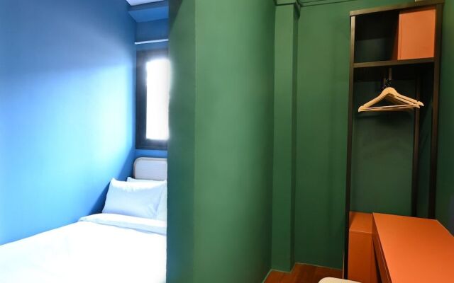 Dream Chaser Boutique Capsule Hotel