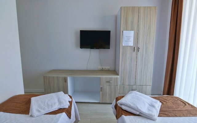 Airport Gulluk Hotel