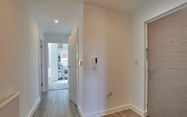 Ebbsfleet International Apartment