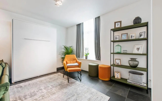Classy Apartment in City Center with Large Balcony