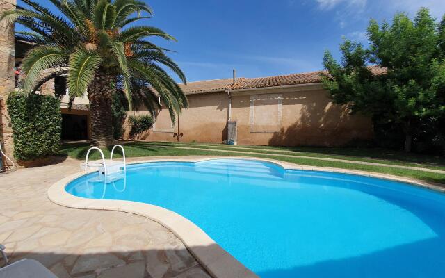 Spacious Villa in Languedoc-Roussillon with private Swimming Pool