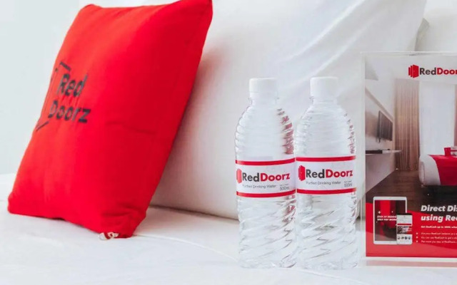 RedDoorz Plus near Camella La Brisa Lapulapu
