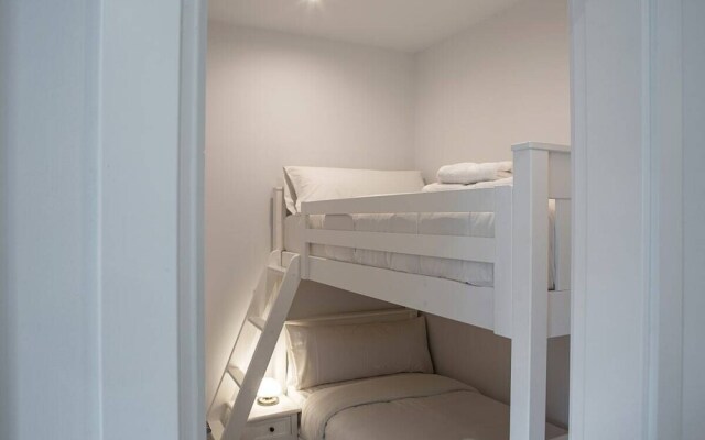 Modern 3 Bdr 2 Bath in La Latina, Near Metro