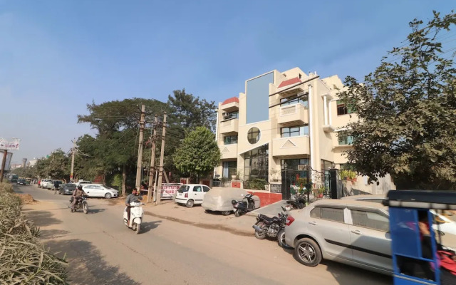 Birdhouse Residency By OYO Rooms