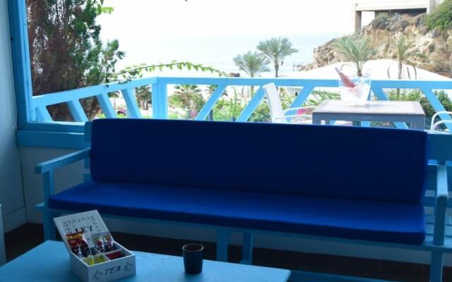 CFlow Beach Resort