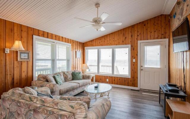 Windward Mark by Oak Island Accommodations