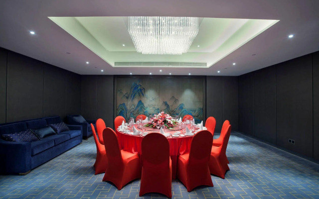 Palace Garden Hotel