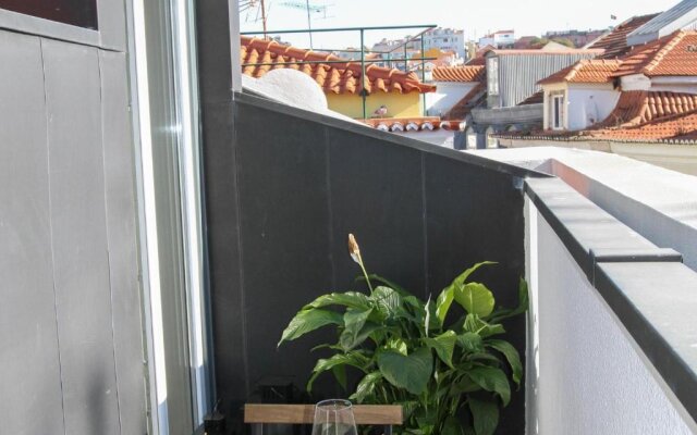 Sao bento stylish cozy apt with ac balcony