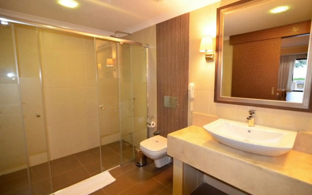 Azka Hotel