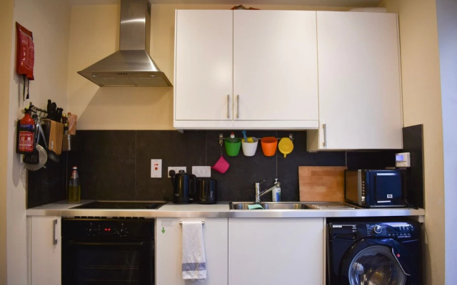 Nicely Renovated, 2 Bedrooms Near O'connell Street