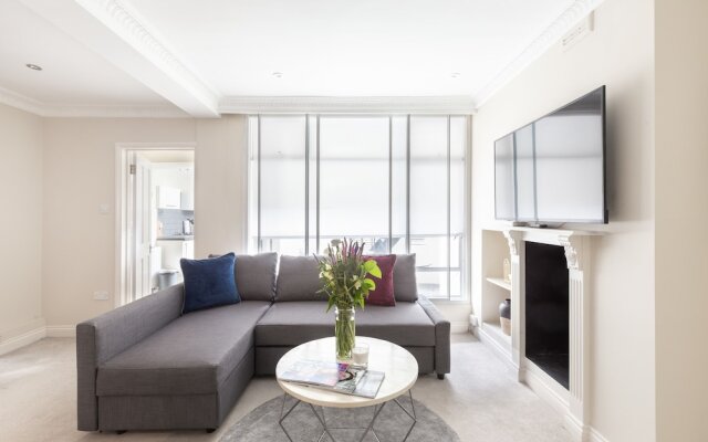 Elegant Double Bedroom in Belgravia