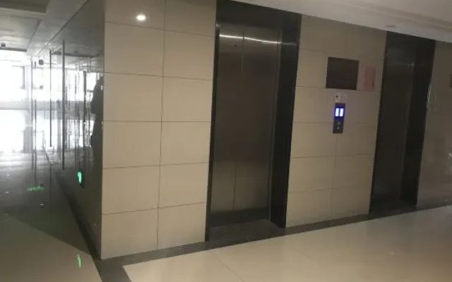 Bian · Light Luxury Hotel (See Mingzhu Store, Wanda Zhengshang Apartment, No.2, Zhengzhou) – Hotel Rooms – Zhengzhou