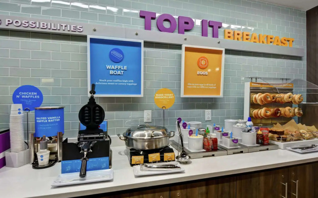 Tru by Hilton Middletown