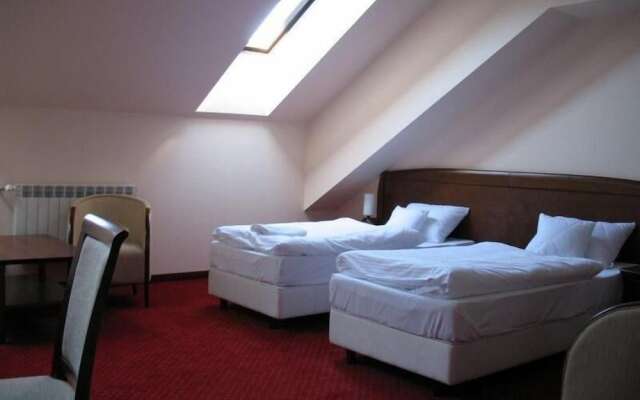 Hotel Rytwiany Nowy Dworek
